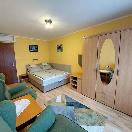 Arany Apartmanhaz Шиофок