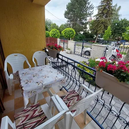 Arany Apartmanhaz *