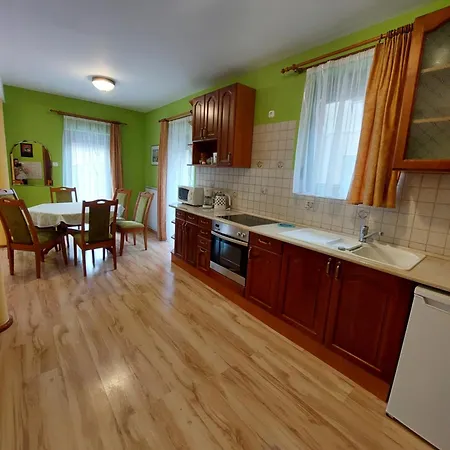 Arany Apartmanhaz *
